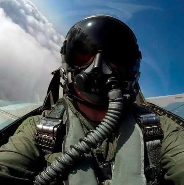 Ukrainian F-16 ✈️ Pilot Sets World Record by Taking Down Six Missiles in a Single Mission
