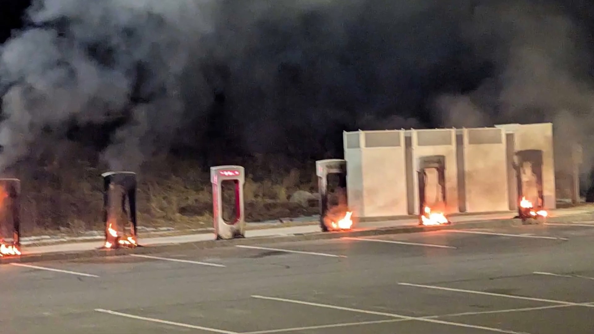 Бойкот Tesla набирає обертів