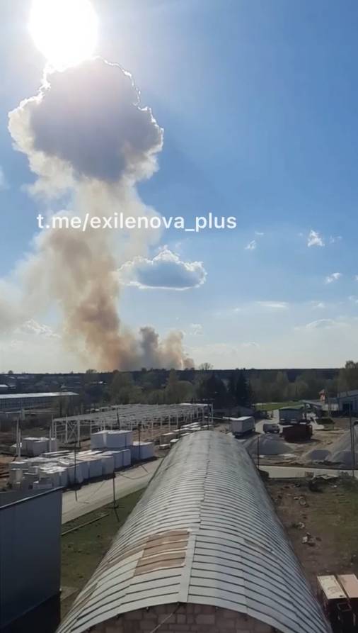 Потужні Вибухи Спустошують Російський Вузол Боєприпасів