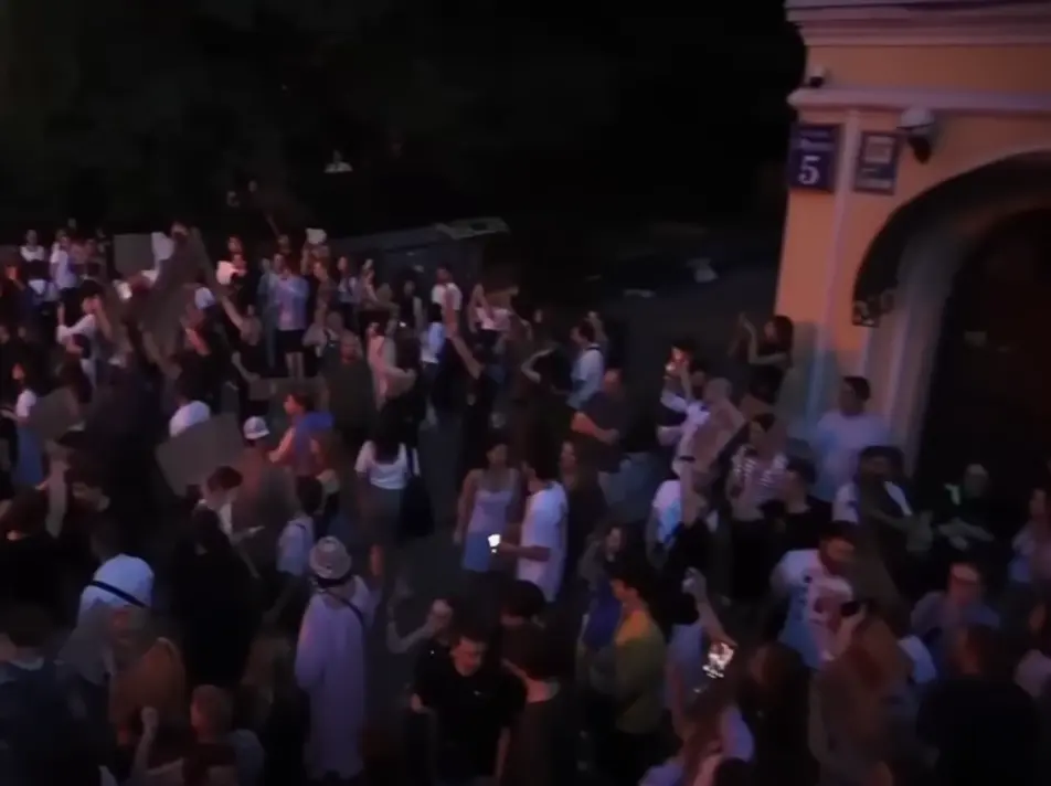 How Ukrainians, for the hundredth time, show the world and Russia what democracy is!