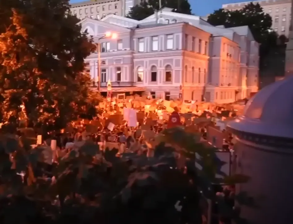 How Ukrainians, for the hundredth time, show the world and Russia what democracy is!