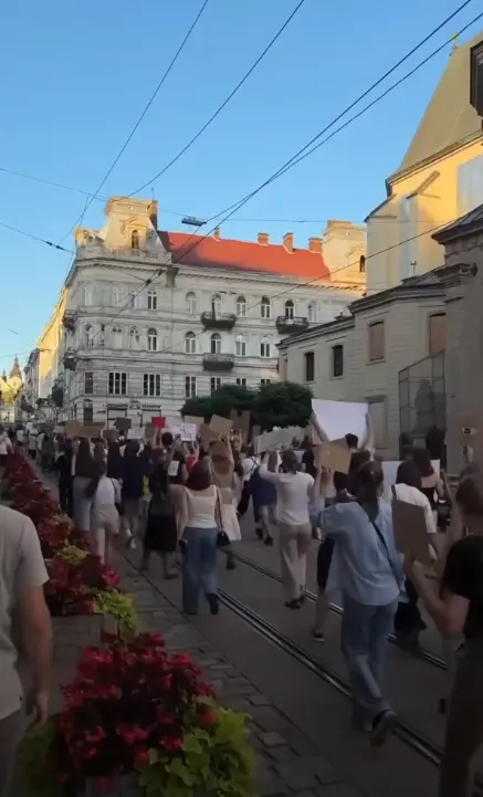 How Ukrainians, for the hundredth time, show the world and Russia what democracy is!