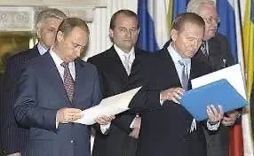 Вони хочуть, щоб ми повірили Росії, яка порушила понад 400 міжнародних договорів, учасницею яких є Україна.