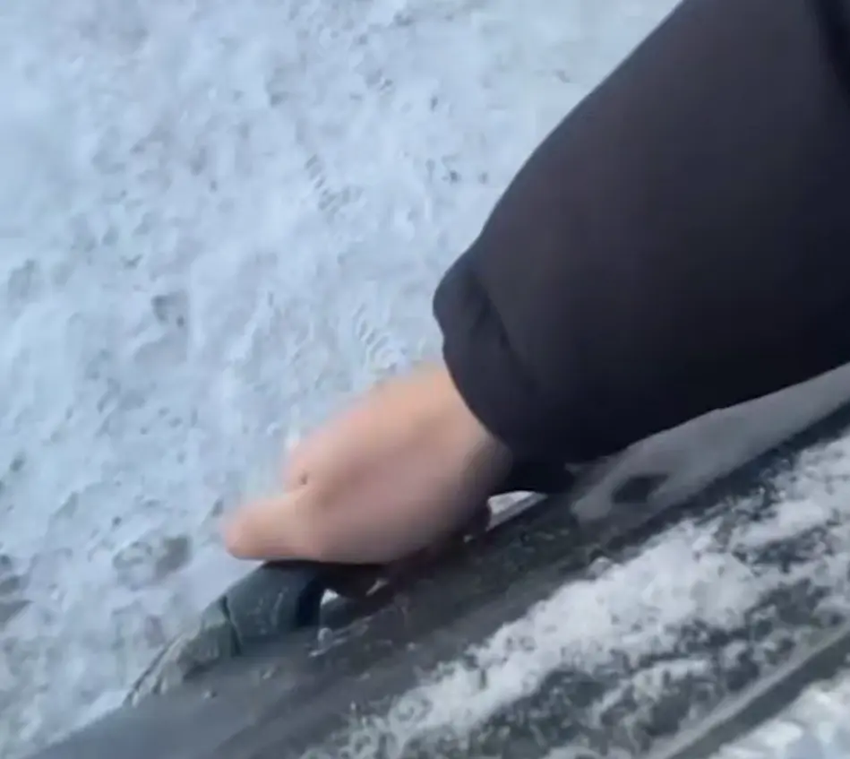 Planned Obsolescence in Chinese Cars is Turning Them Into Frozen Coffins