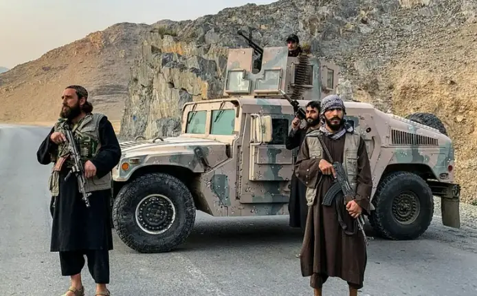 Pakistan Massively Attacks Afghanistan Right Now: What Do We Know And How Did It Start?